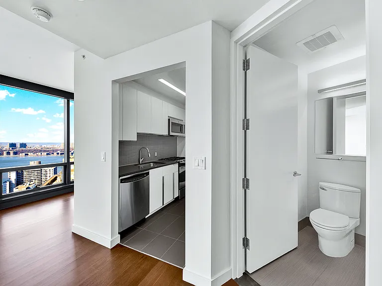 200 W 67th St #32D — Photo 5