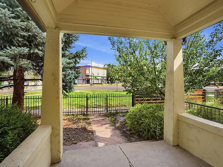 3131 California St — Photo 3