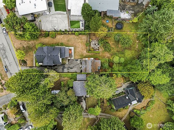 5th image of 16414 6th Avenue SW
