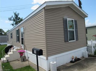 22 Kyle Ln, Akron, OH 44310