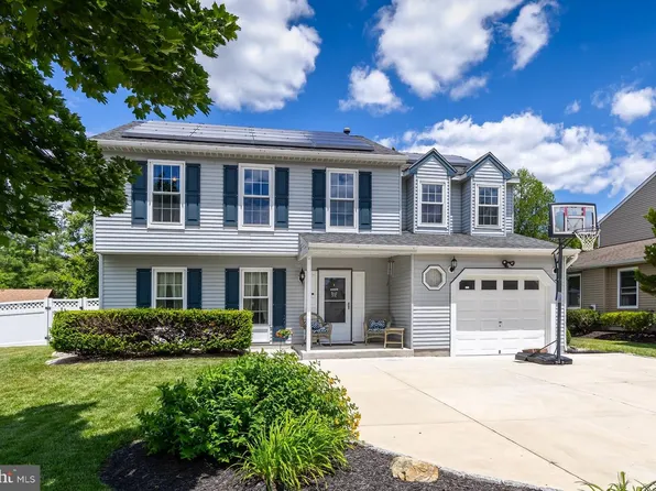 24 Hollybush Dr, Glassboro, NJ 08028