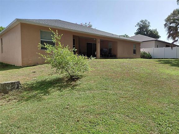 5th image of 2716 NE 24th Pl