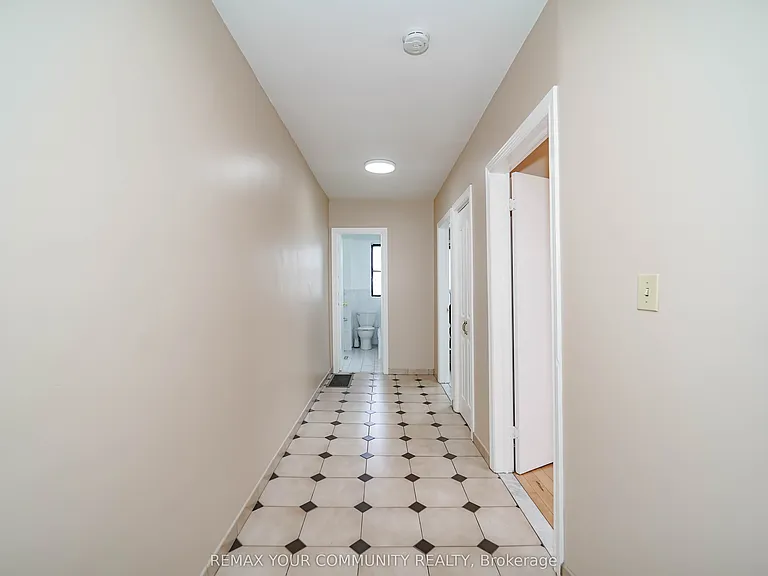 1378 Danforth Ave S #1 — Photo 13