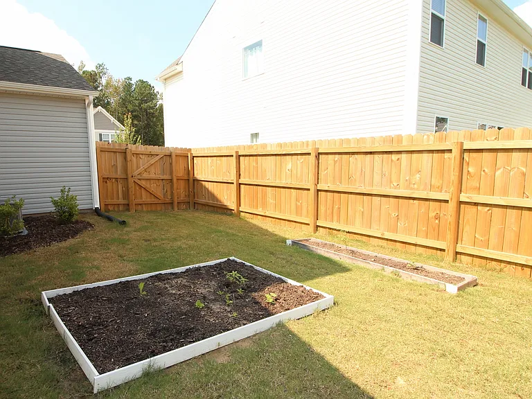 110 History Pl — Photo 23