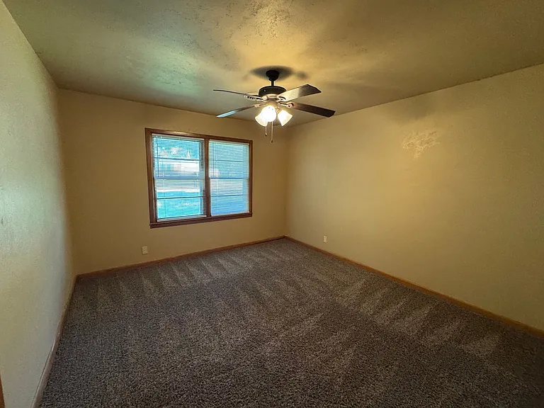 1005 N Willard Dr — Photo 8