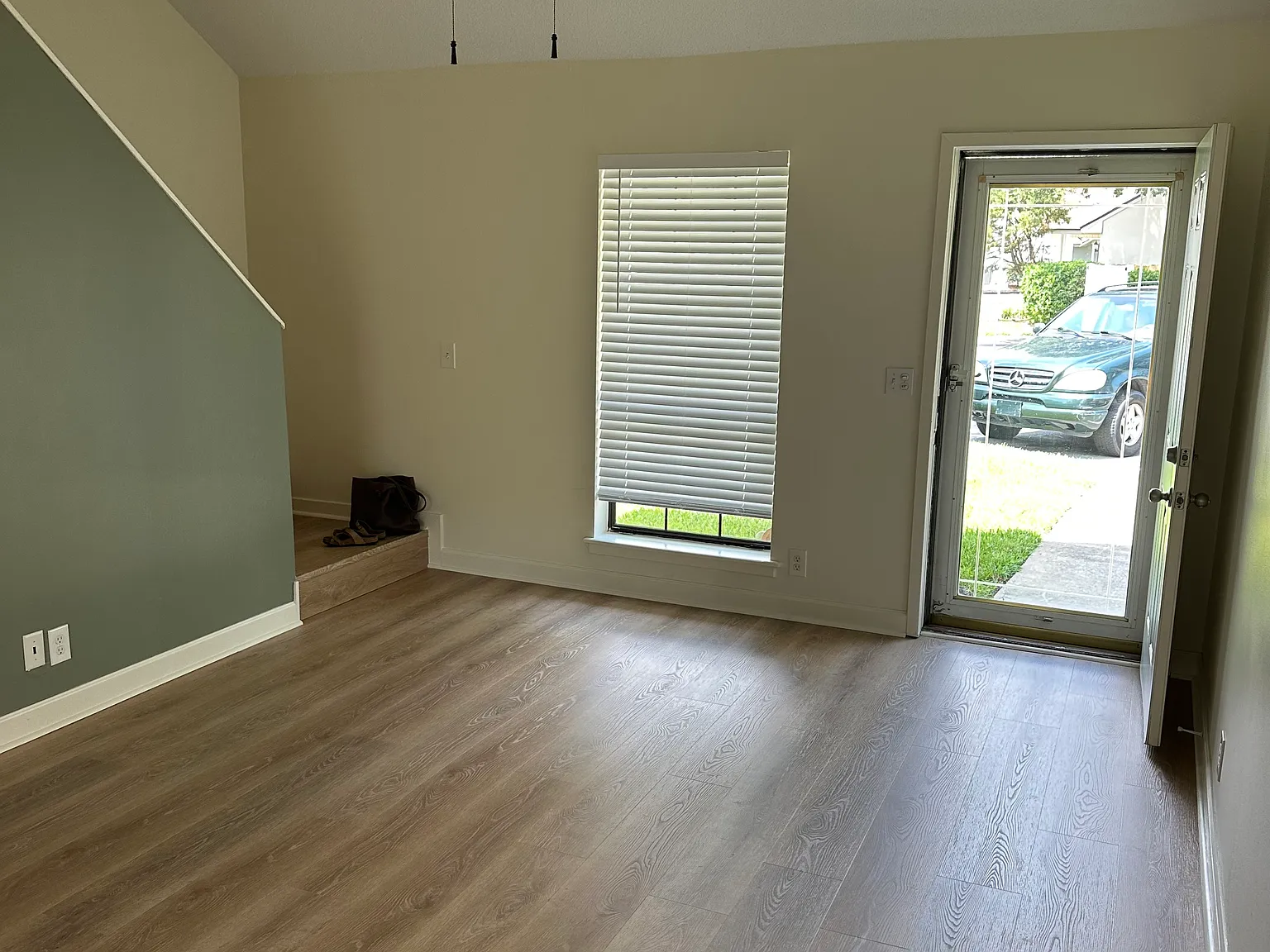 3 bed, 1192 sqft, $2,500 — Photo 2