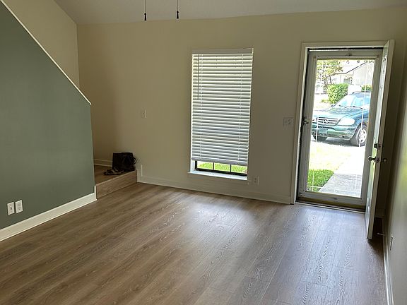 2nd image of 533 Brockinton S