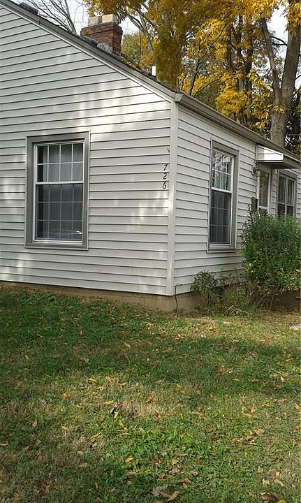 1st image of 726 W 42nd St