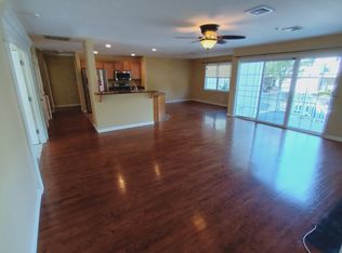 408 Regency Ln #408, Abington, MA 02351
