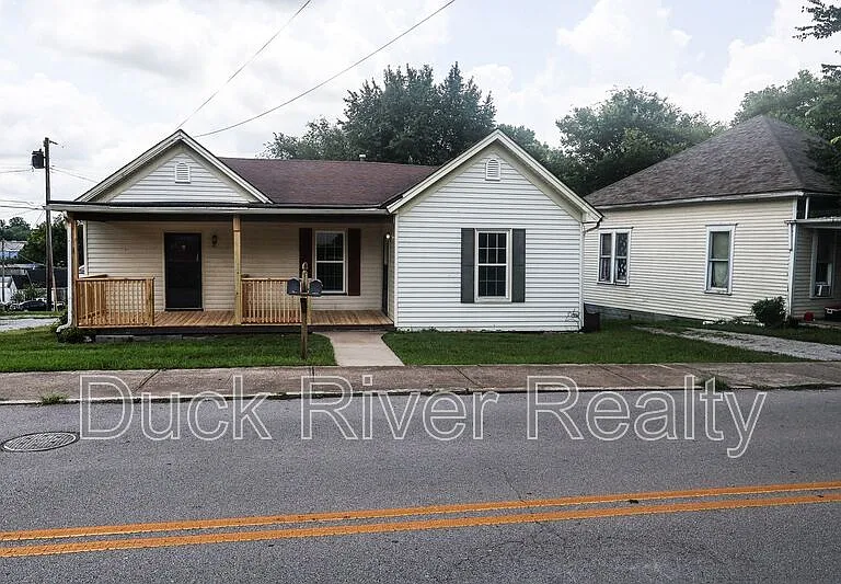 1409 Highland Ave — Photo 2
