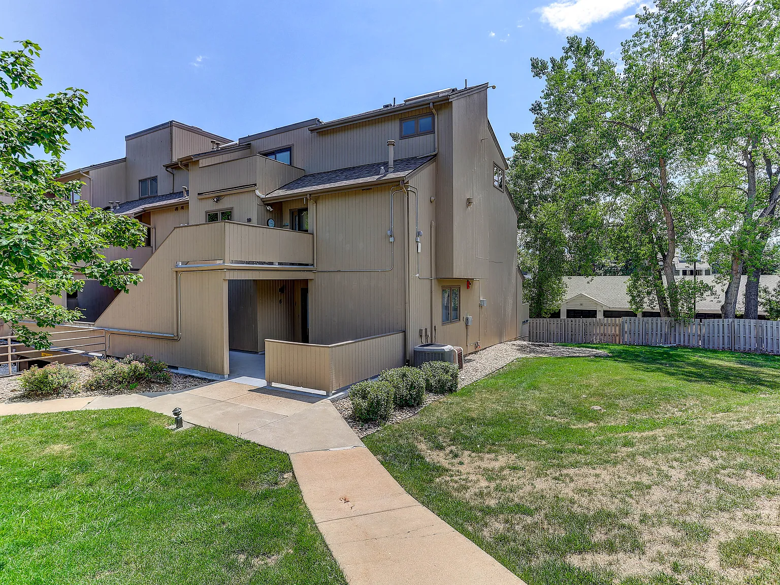 2938 Kalmia Ave — Photo 3