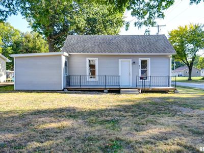 902 E Stevenson St, Taylorville, IL, 62568