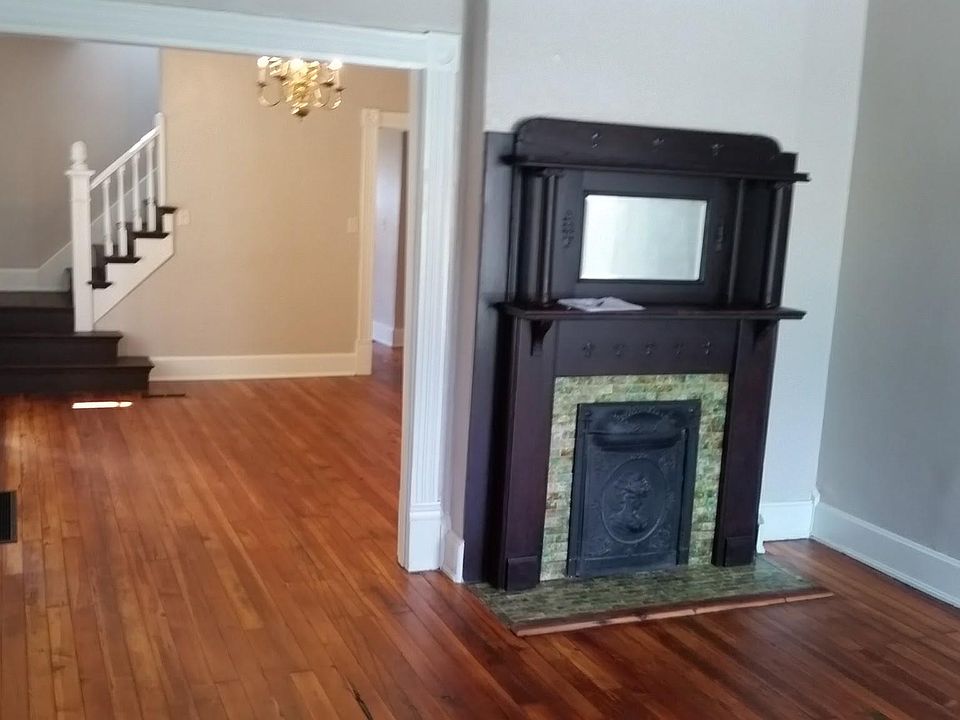 1st image of 8 Garret St
