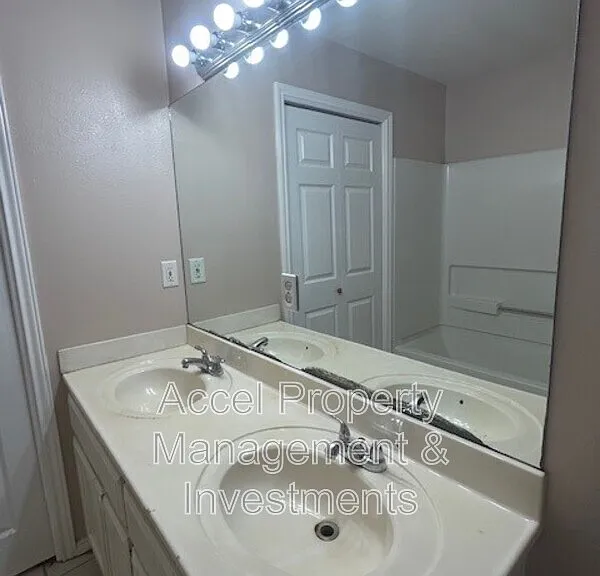 1522 W Nolana Ave #D — Photo 11