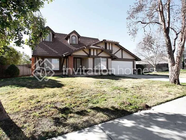 2350 N Milor Ave — Photo 1