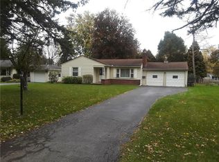 239 Meadowdale Dr, Rochester, NY 14624