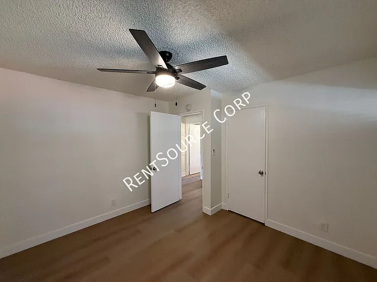 1149 W Avenue H11 — Photo 15