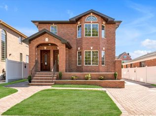 16632 16th Rd FLOOR 2, Whitestone, NY 11357