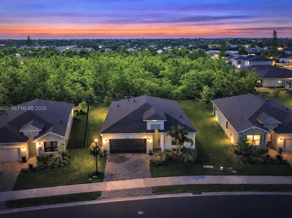 2099 NE Cedar St, Jensen Beach, FL 34957