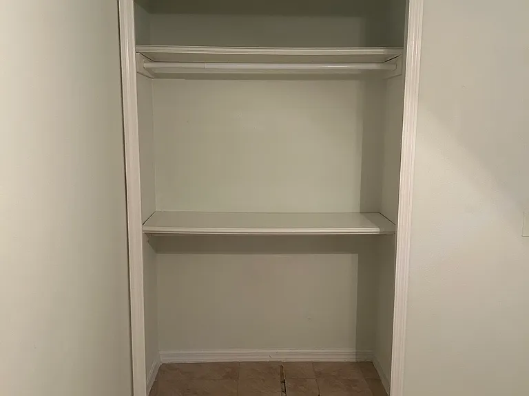 468 Biscayne Ln — Photo 10