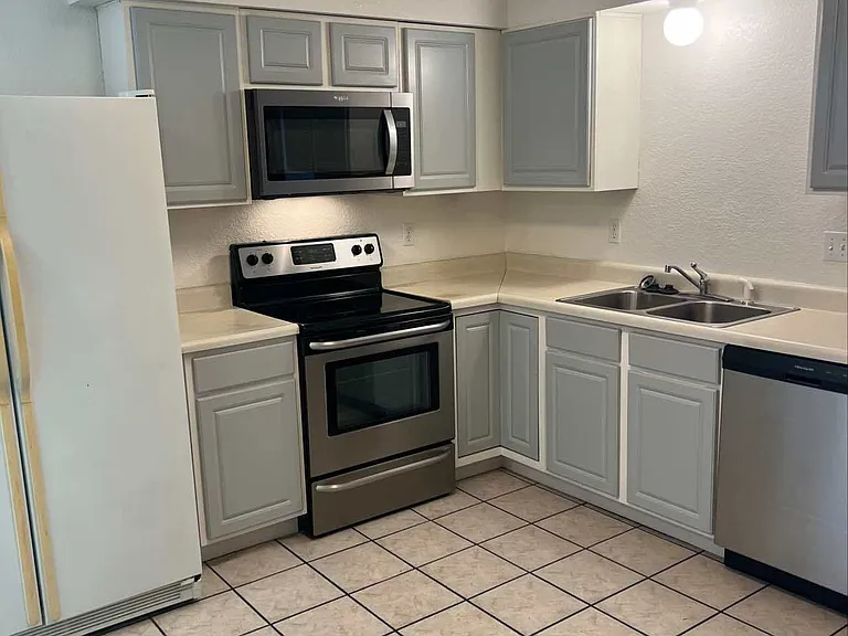 417 W King St #A — Photo 13