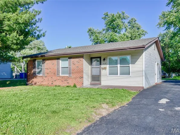 1618 Patterson Rd, Florissant, MO 63031