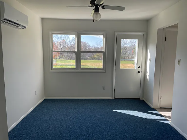 97 Meadowbrook Dr — Photo 8