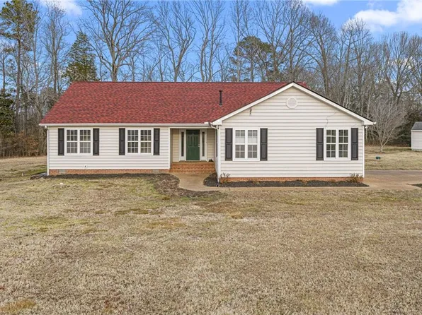 9039 Coles Landing Dr, Gloucester, VA 23061