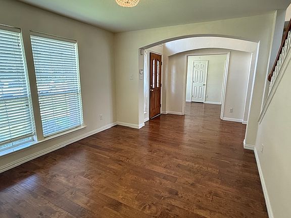 5th image of 2440 Deer Horn Dr