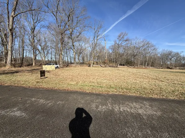 670 Grant St, Clarksville, TN 37043