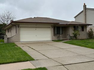 39345 Faith Dr, Sterling Heights, MI 48310