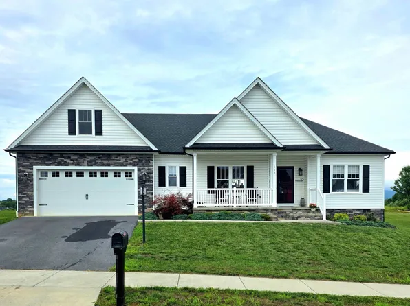 173 Tomasville Dr, Waynesboro, VA 22980