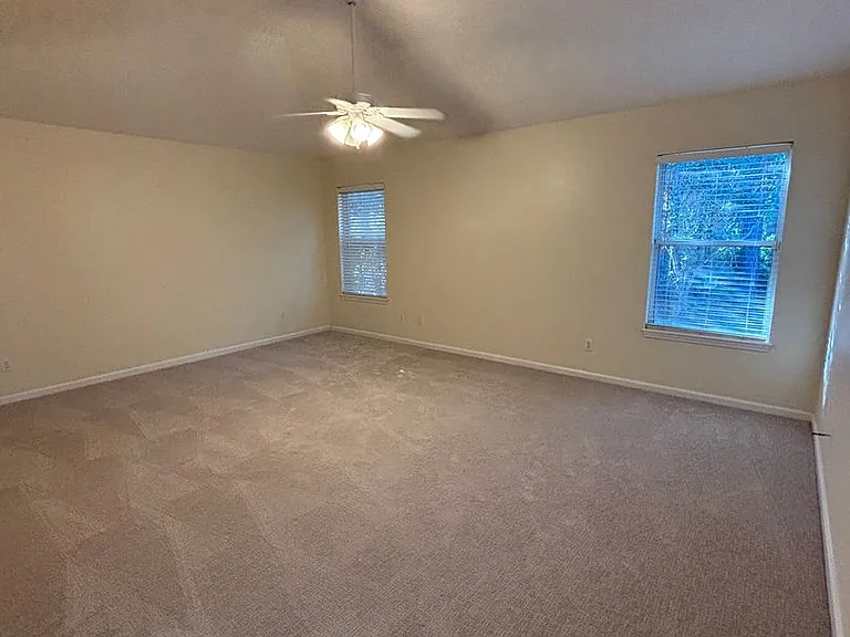 299 Johns Creek Pkwy — Photo 11