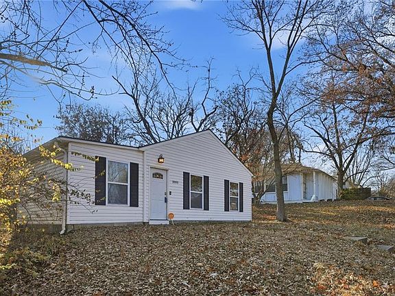 4th image of 1005 NE 46th St