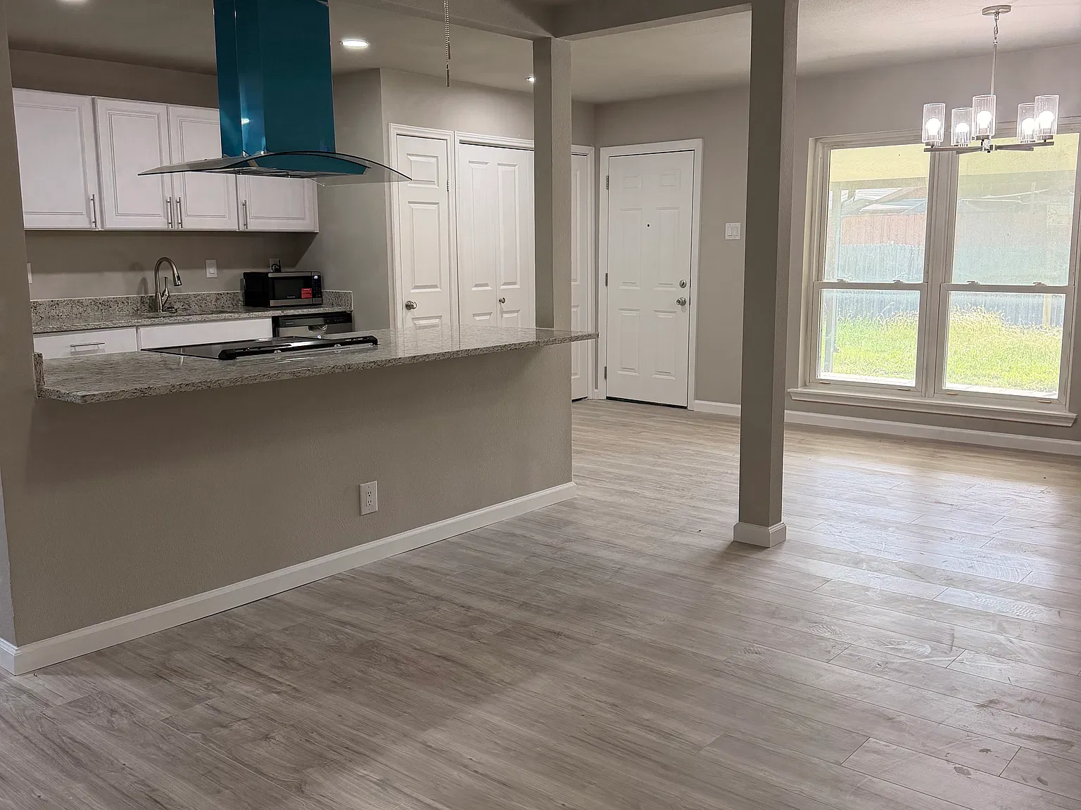 3 bed, 1365 sqft, $2,400 — Photo 4