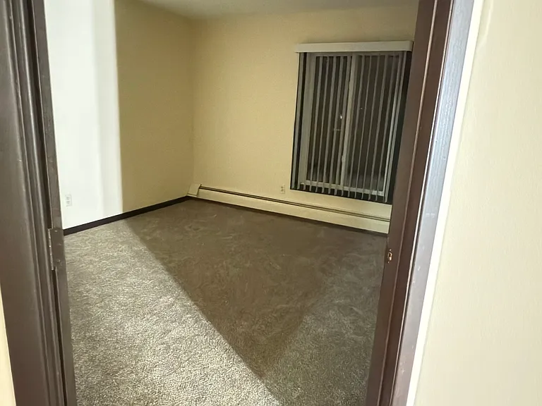 Oakmont Apartments — Photo 10