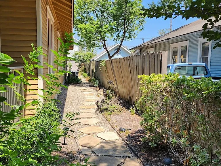 E 11th 1/2 St — Photo 25