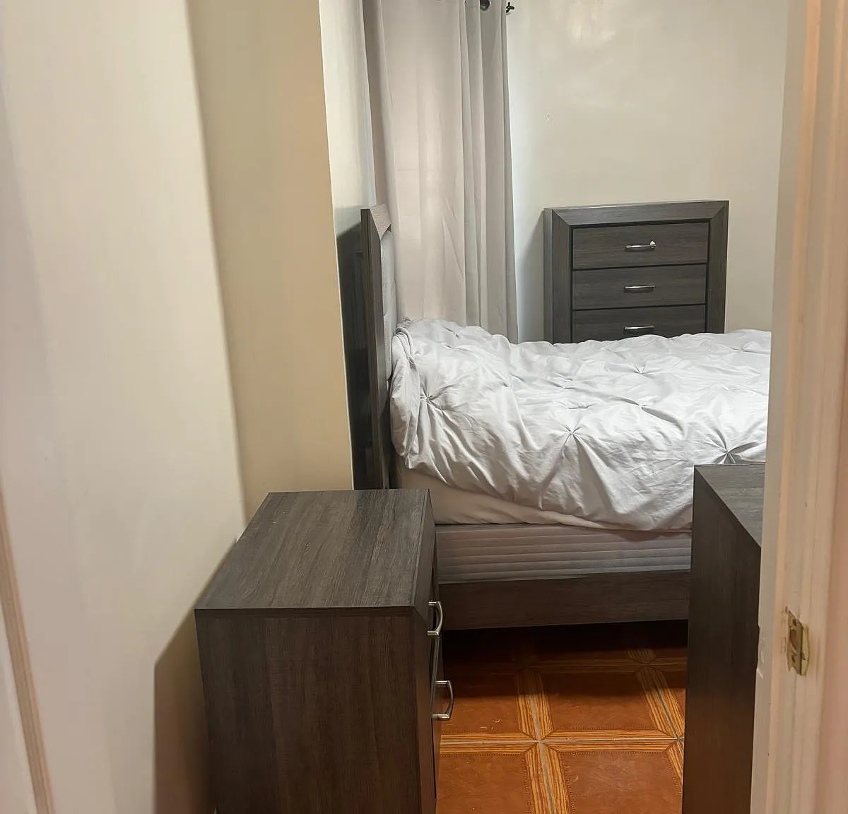 4 bed, 1630 sqft, $1,000 — Photo 1