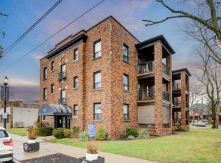 972 King St W, Hamilton, ON L8S 1L1
