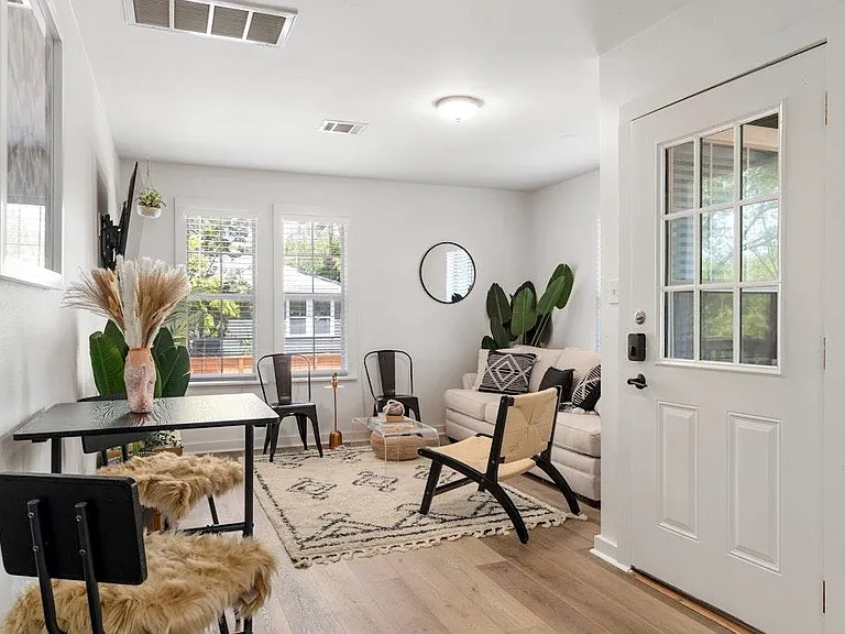 2109 Brackenridge St #C — Photo 8