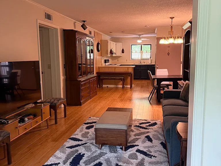 19 Lake Dr #E6 — Photo 4