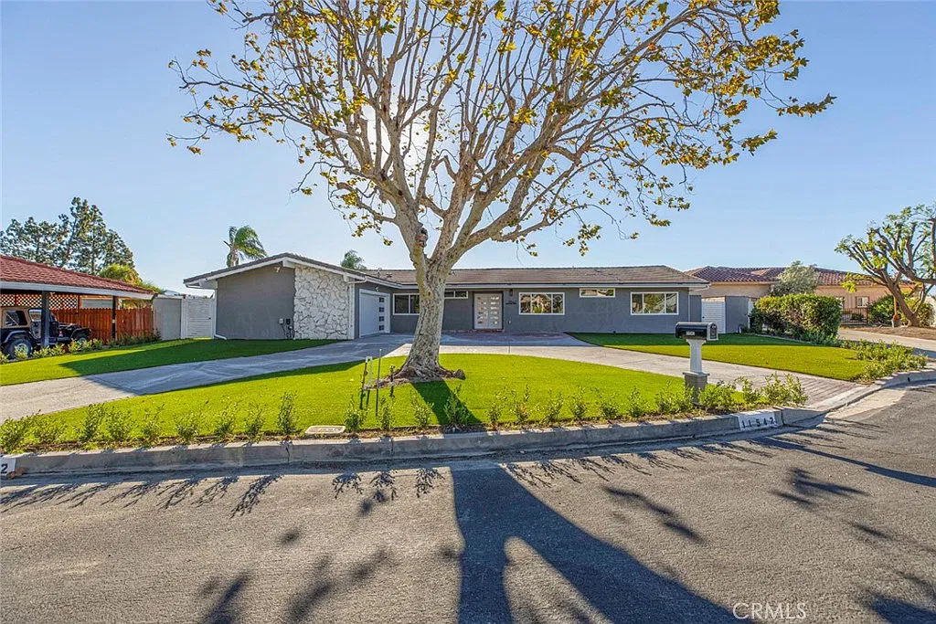 5 bed, 5.5 bath, 2264 sqft, $13,000 — Photo 1