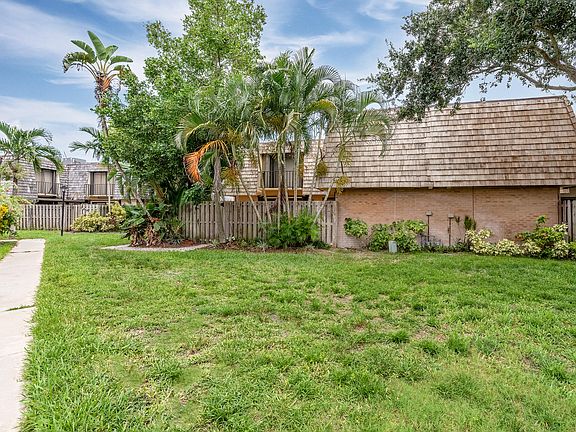 3rd image of 339 Lake Arbor Drive