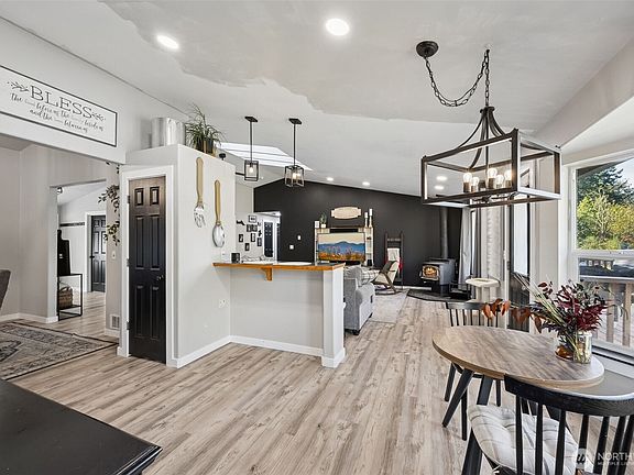 4th image of 40706 123rd Avenue E