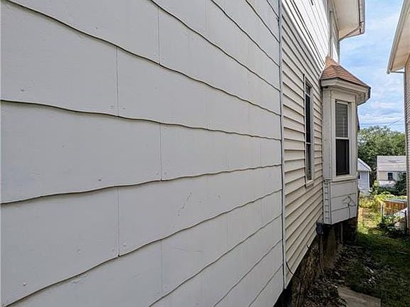3rd image of 403 Spruce Ave