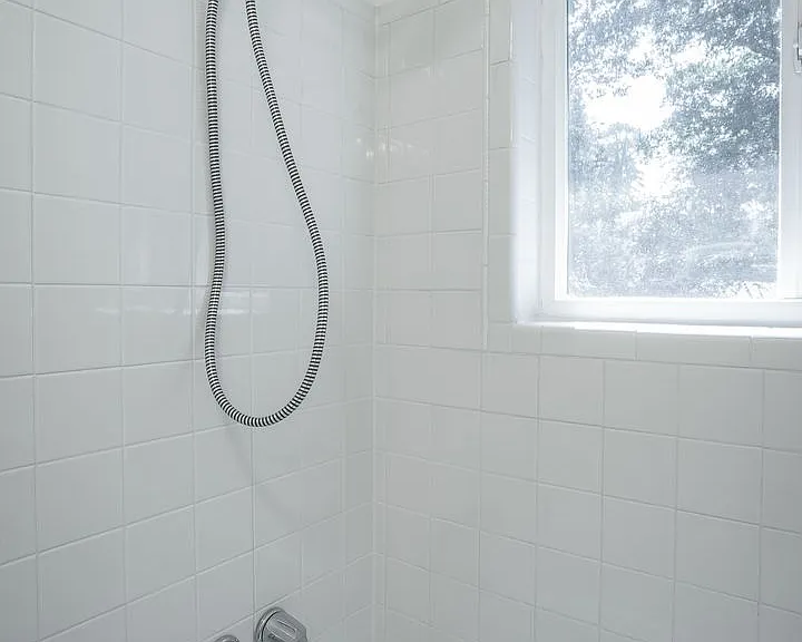 1364 Meadowood Dr — Photo 15
