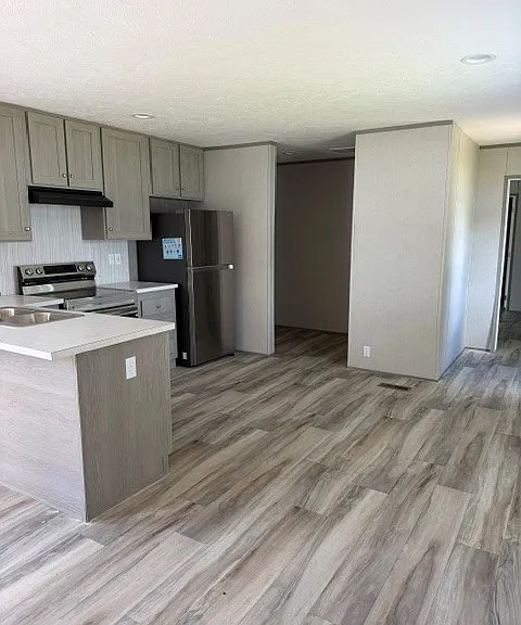 848 King Richard Dr — Photo 3