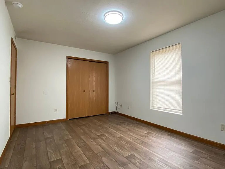275 Woodridge Ct — Photo 7