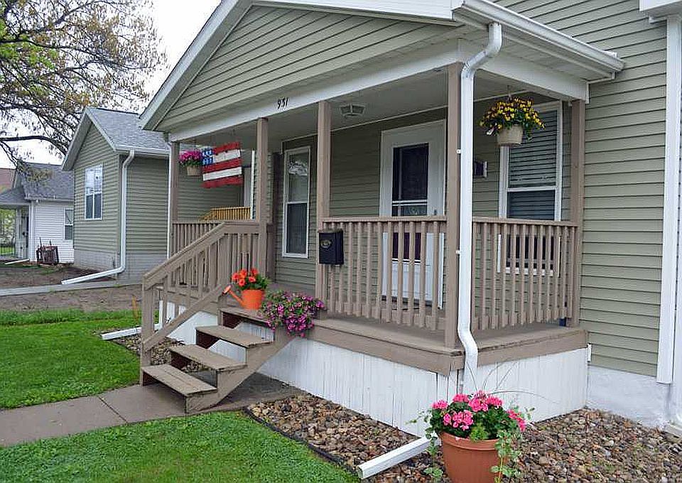 Front Porch (2015 Listing)