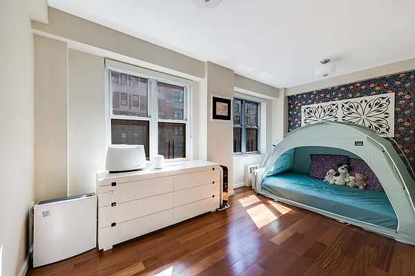 Sold by Compass | media 6